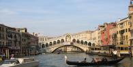Кратка история за плаващия пазар във Венеция